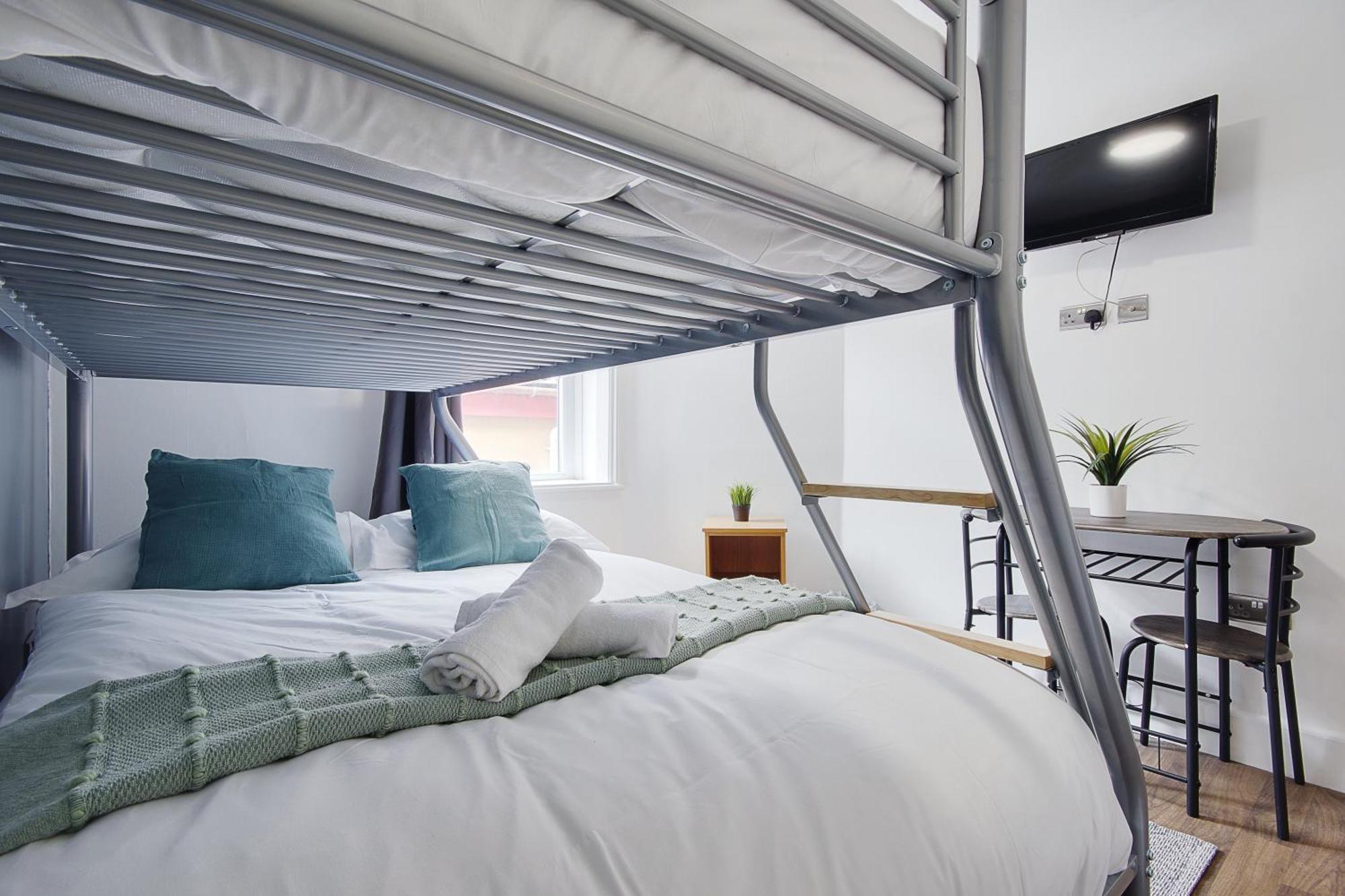 Azure Beach Hotel Bournemouth Ngoại thất bức ảnh