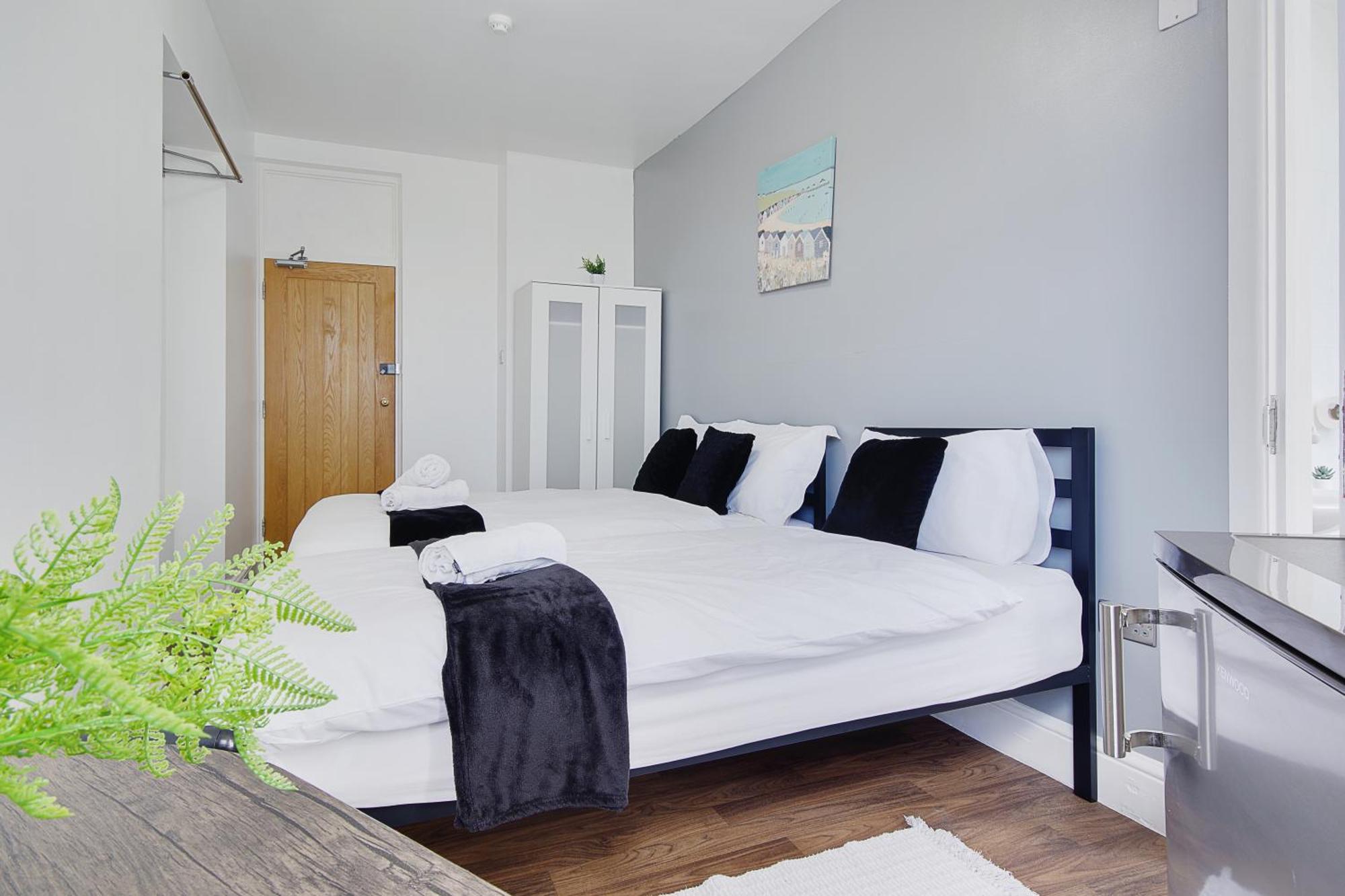 Azure Beach Hotel Bournemouth Ngoại thất bức ảnh